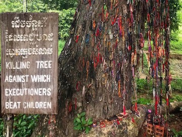 Historical Phnom Penh Small Day Tour, including Genocide Museum and Killing Fields